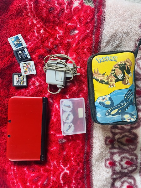 large_d4bb7c2d-0889-44b7-b1c8-c561a6b18003