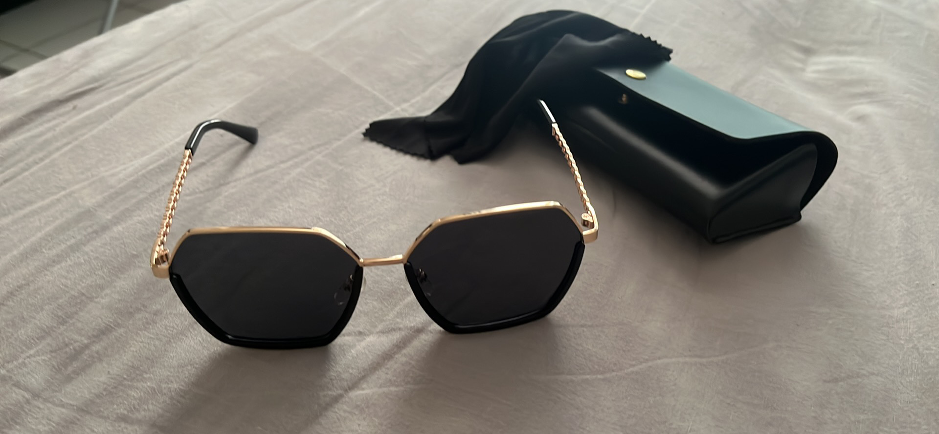 D8FC755D-2560-4F97-9290-C1BF32715522