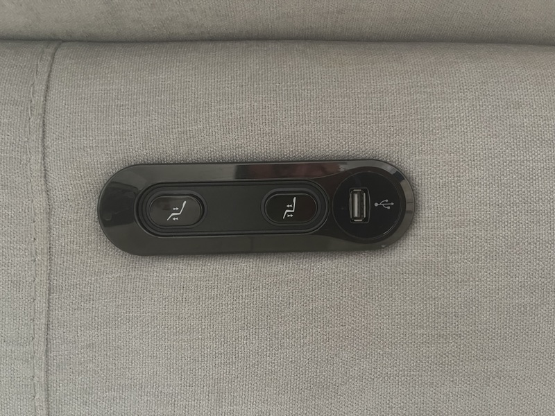 large_c5ebfcc5-6c7e-4b1c-ba70-81fb9a3a2547-1